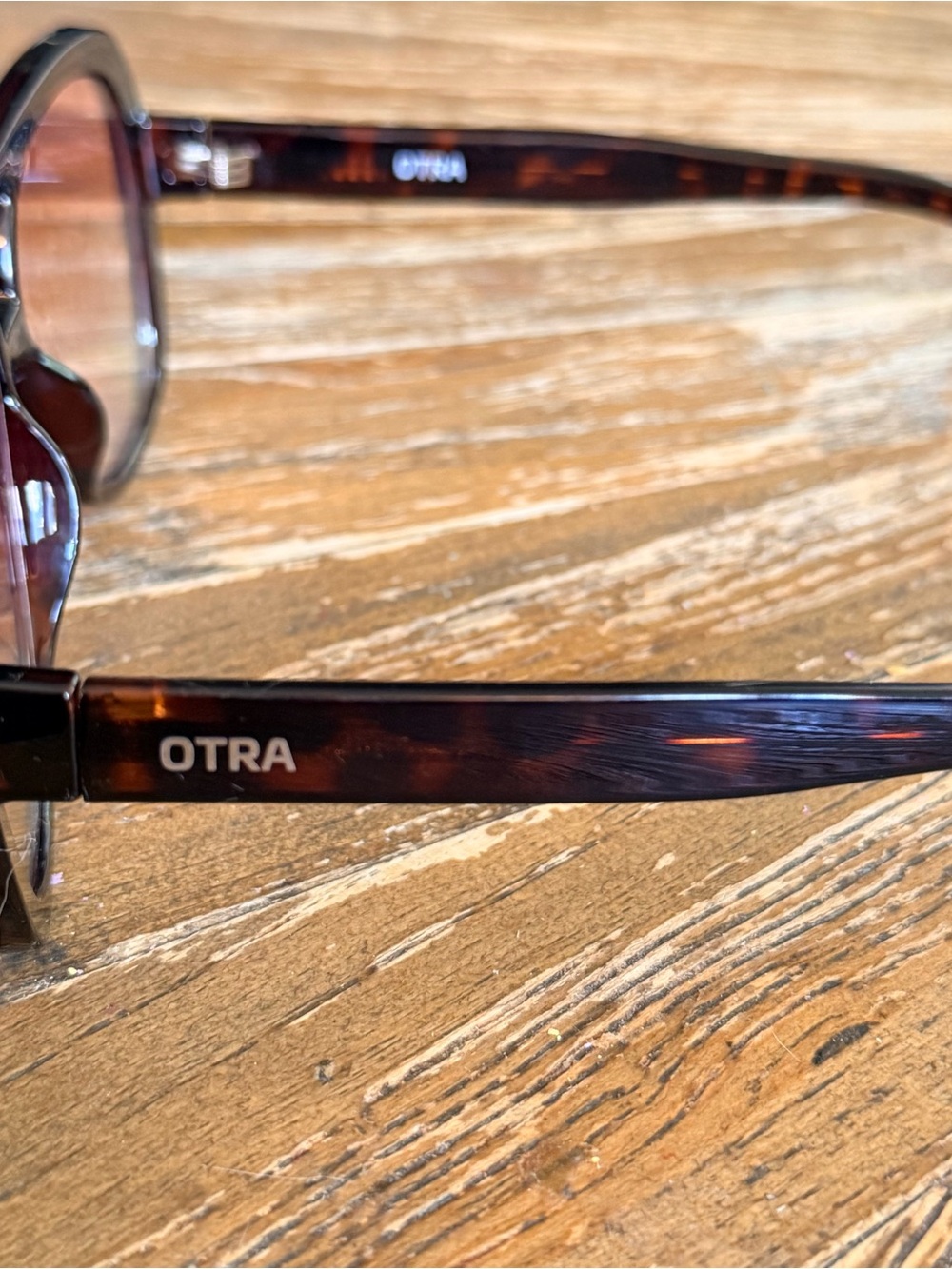 Oversized Tortoiseshell Sunglasses with Amber Lenses - Picture 4 of 5